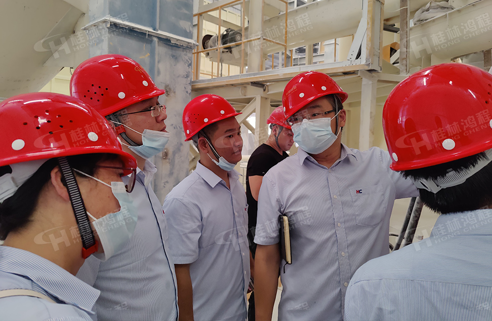 價(jià)值服務(wù),始終如一!桂林鴻程“客戶零距離 共創(chuàng)新未來(lái)”服務(wù)活動(dòng)正式出征 價(jià)值服務(wù),始終如一!桂林鴻程“客戶零距離 共創(chuàng)新未來(lái)”服務(wù)活動(dòng)正式出征