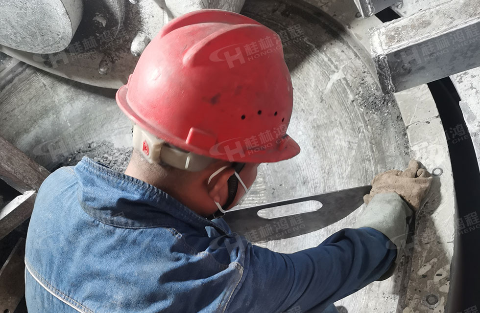 點贊!鴻程榜樣!無懼炙烤,追求卓越,實現服務“超預期” 點贊!鴻程榜樣!無懼炙烤,追求卓越,實現服務“超預期”